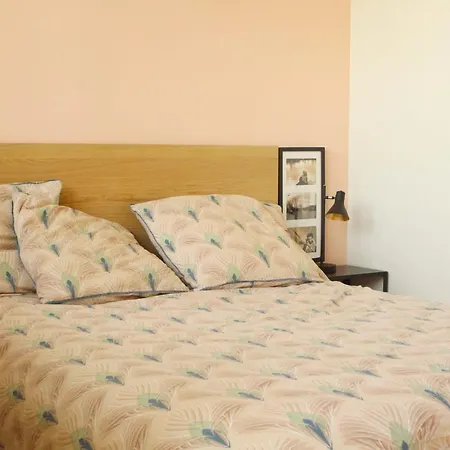 Superb Family Apt On The Bassin De La Villette Apartment