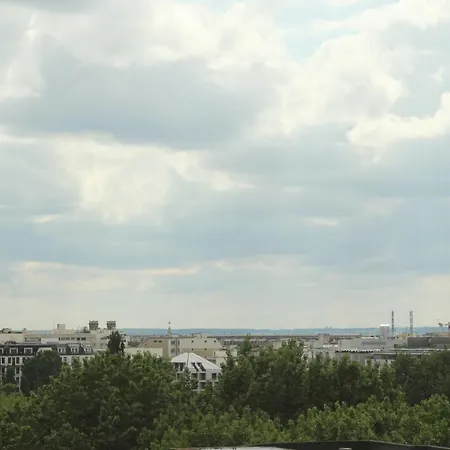 Superb Family Apt On The Bassin De La Villette Apartment